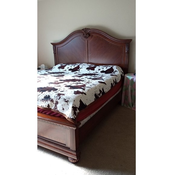 Brown Cow Print Blanket Flannel Blanket - Brown & White - King Size - Picture 6 of 9